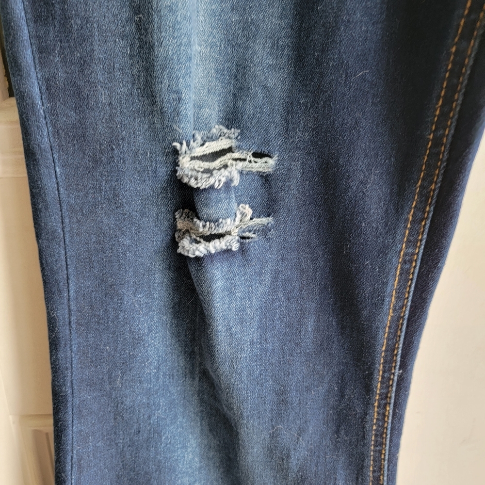 Ripped Flare Jeans - Picture 9 of 9